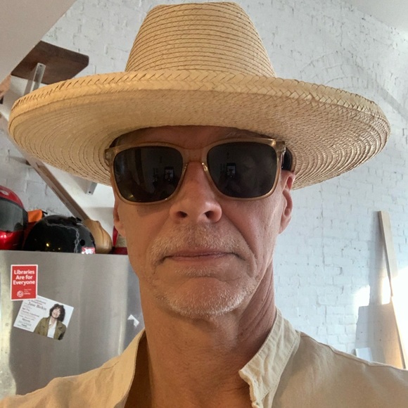 Profile Picture of Wayne Trevisani (@waynetrevisani) on Poshmark