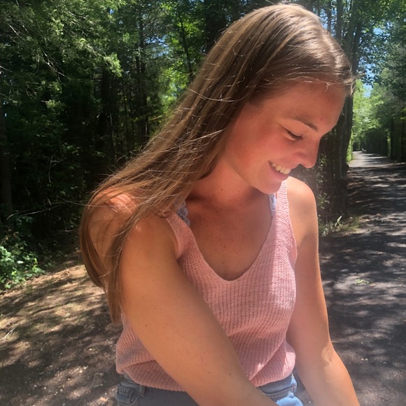 Profile Picture of Sara Pietropola (@spietropola) on Poshmark