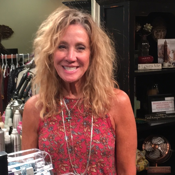 Profile Picture of Cindy Sumner (@cindy_sumner) on Poshmark