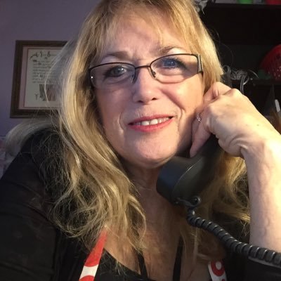 Profile Picture of Pam Scully (@pam_scully) on Twitter