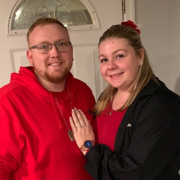 Profile Picture of Lindsey Thornton-sparwasser (@lindseyts_18) on Poshmark