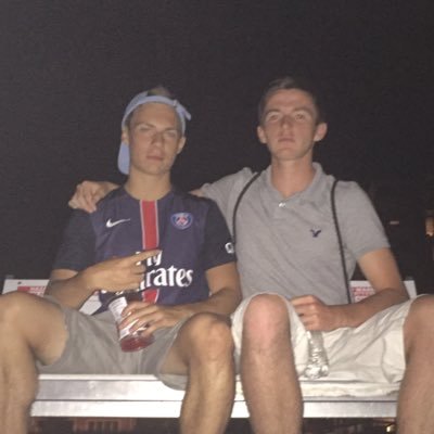 Profile Picture of Mark Kuhn (@krispiekuhn) on Twitter