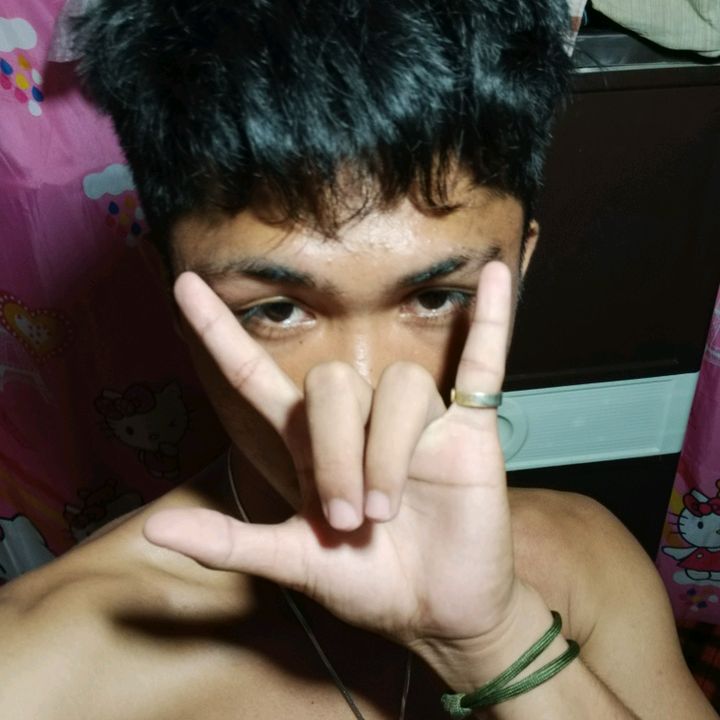 Profile Picture of mark isn't scared (@markdawan) on Tiktok