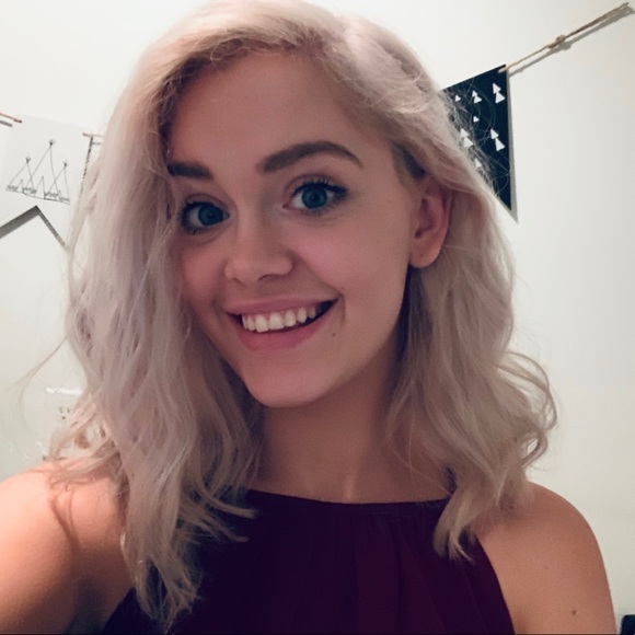 Profile Picture of Belle Brunty (@bellehb) on Poshmark