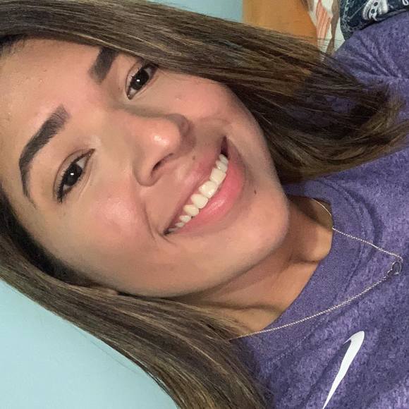 Profile Picture of Alexa Vasquez (@jlexyy) on Poshmark