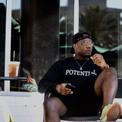 Profile Picture of Maurice Wright (@moewright22) on Twitter