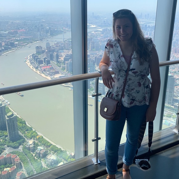 Profile Picture of Alexa Aulicino (@alexaaulicino) on Poshmark