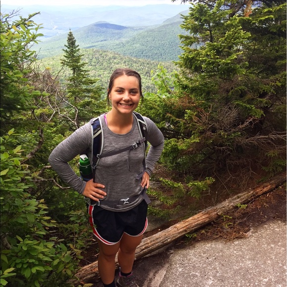 Profile Picture of Maria Manning (@mmanning18) on Poshmark