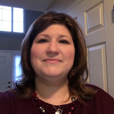 Profile Picture of Michelle Jacobson (@libraryshark33) on Twitter