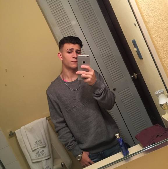 Profile Picture of Bryan Quintero (@wisardflash) on Poshmark