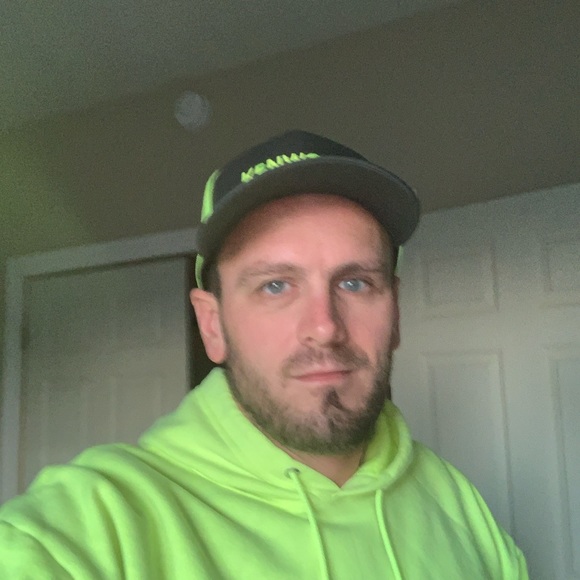 Profile Picture of Matt Bishop (@mattb8317) on Poshmark