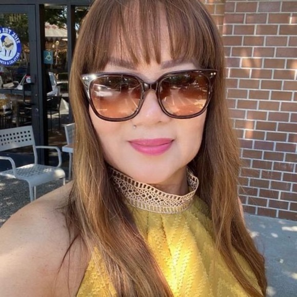 Profile Picture of Vangie Baybayan (@vangiejb) on Poshmark