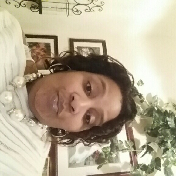 Profile Picture of Paulette Phillips (@prphillips812) on Poshmark