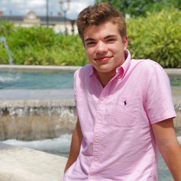 Profile Picture of Graham Phillips (@grahamp3074) on Poshmark
