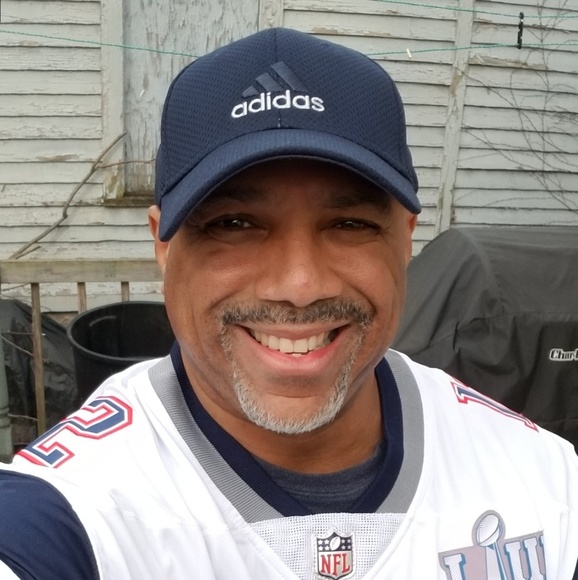Profile Picture of David Waller (@dwaller66) on Poshmark