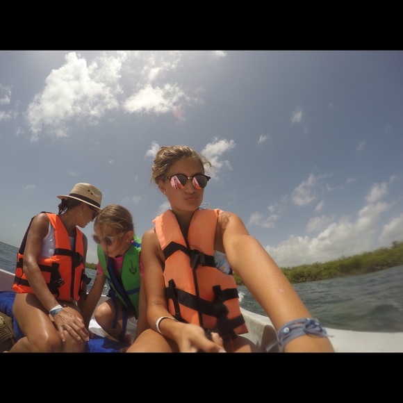 Profile Picture of Nicole Luchau (@tomatopuff) on Poshmark