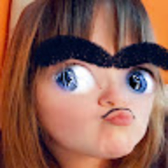 Profile Picture of Mara Waskowski (@maraw4415) on Poshmark