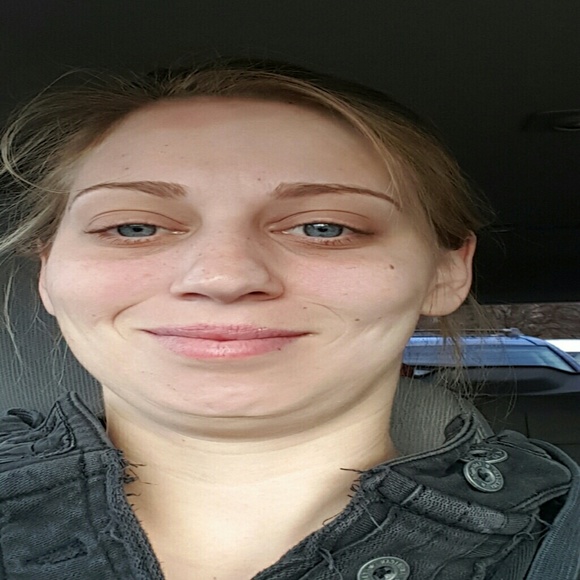 Profile Picture of Victoria Marbot (@vmarbot) on Poshmark