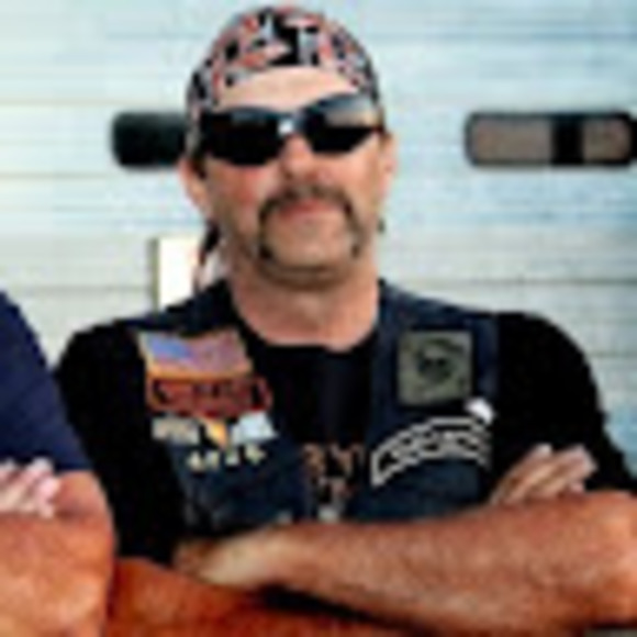 Profile Picture of Klinger Reefer (@klingerreefer) on Poshmark