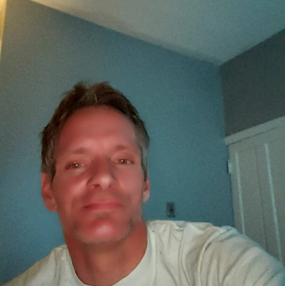 Profile Picture of David Browning (@davidbrowning) on Poshmark