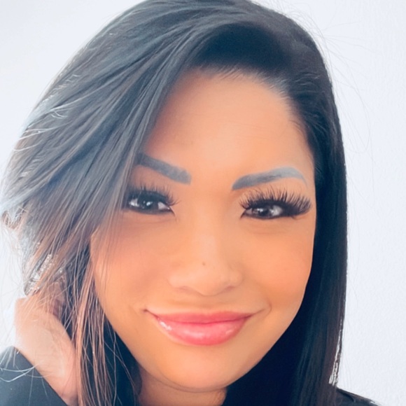 Profile Picture of Keoki Hee (@keokiette85) on Poshmark