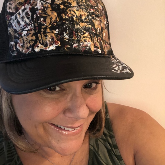 Profile Picture of Liz Abatangelo (@liz61261) on Poshmark