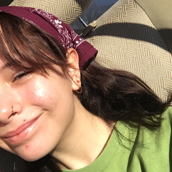 Profile Picture of Raina Smith (@rainasmith319) on Poshmark