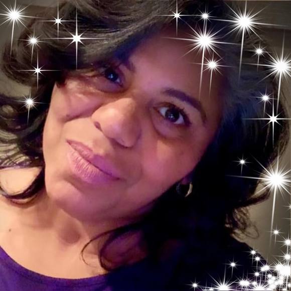 Profile Picture of Debbie Reyes-stringer (@1socorra76) on Poshmark
