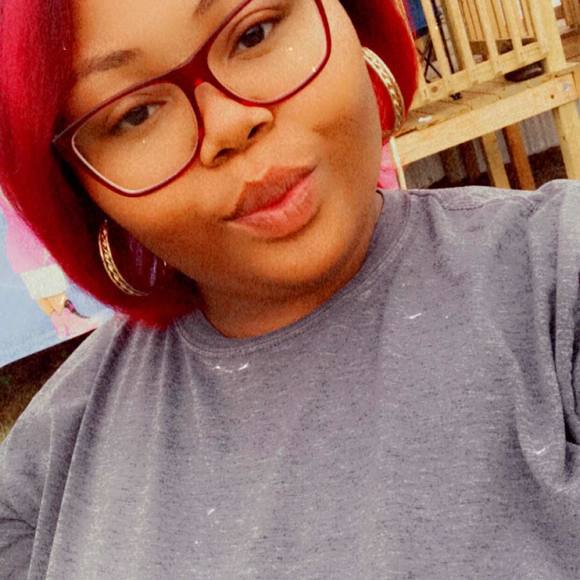 Profile Picture of Laquiesha Hyppolite (@laquiesha15) on Poshmark