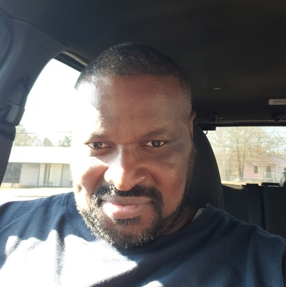 Profile Picture of Wendell Ray (@wendellray) on Poshmark