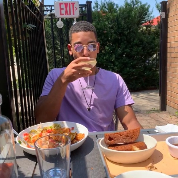 Profile Picture of Eric Spells (@espells123) on Poshmark