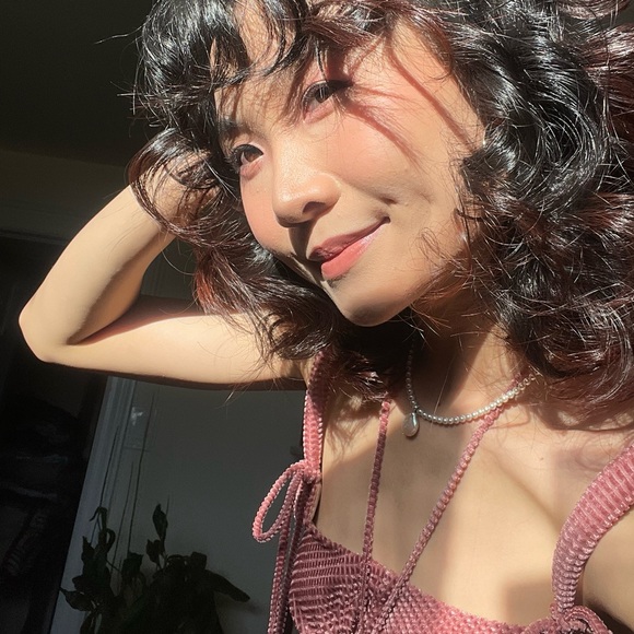 Lorena Ng - Poshmark Profile Picture of Lorena Ng (@un99) on Poshmark