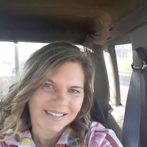 Profile Picture of Crystal Michaels (@kota3211) on Poshmark