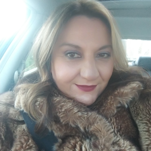 Profile Picture of Jennifer Casey (@missjennifer1) on Poshmark