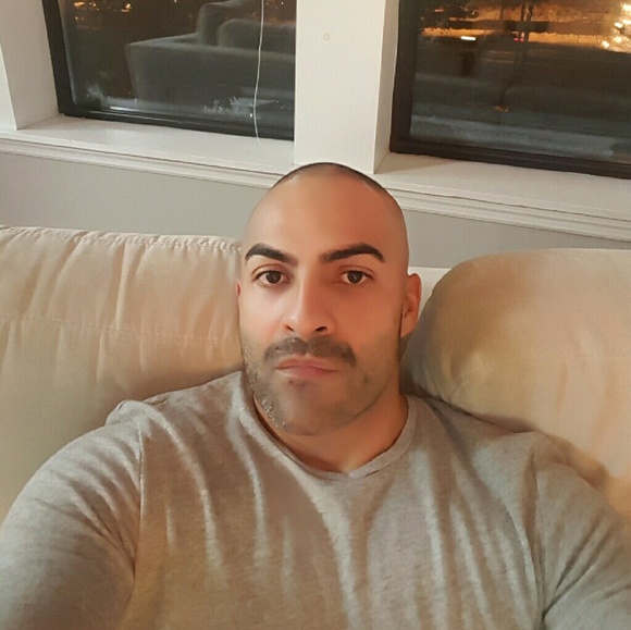 Profile Picture of Fernando Agudelo (@efa28) on Poshmark