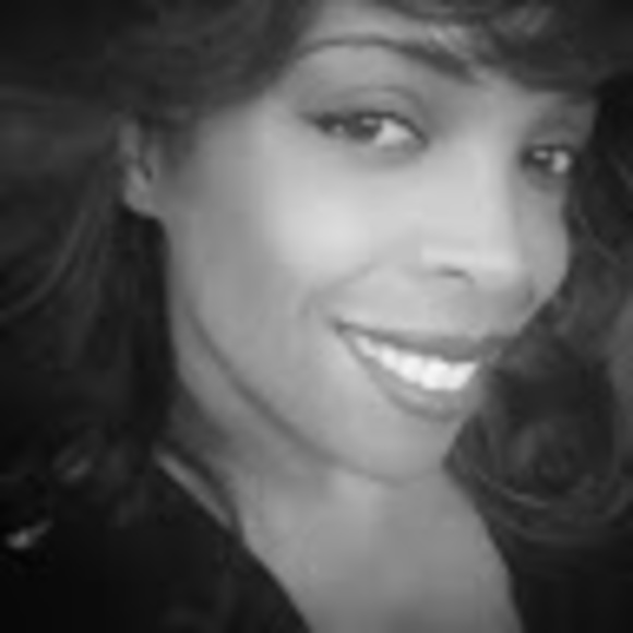 Profile Picture of Ladonna Sims (@ladonnasims) on Poshmark