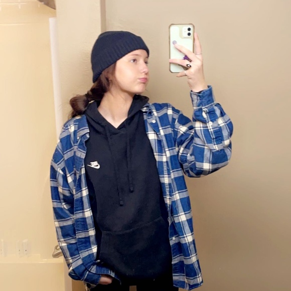 Profile Picture of Madelyn Moore (@madelynelise13) on Poshmark