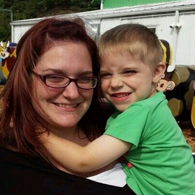 Profile Picture of Crystal Lock (@cryslock1982) on Twitter