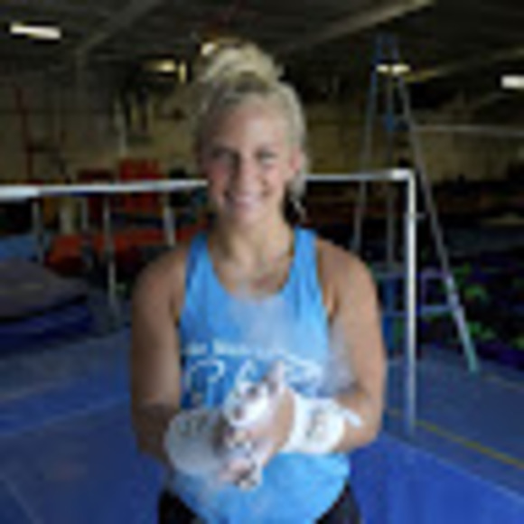 Profile Picture of Arden Ficek (@ardenficek) on Poshmark