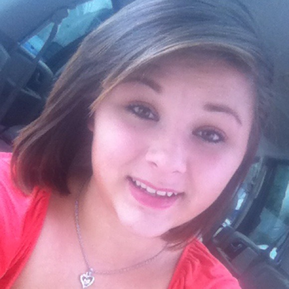 Profile Picture of Kelly Guerra (@kellyguerra11) on Poshmark