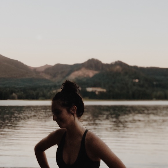 Profile Picture of Haley Pace (@haley_pace) on Poshmark