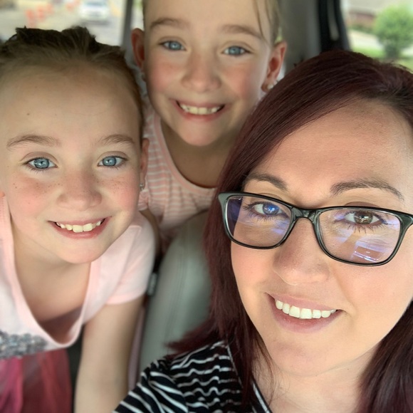 Profile Picture of Miranda Rowe (@mirandarowe86) on Poshmark