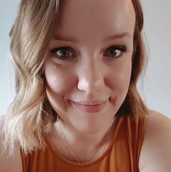 Profile Picture of Cassandra Lynn (@borbacassie) on Poshmark