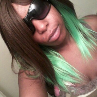 Profile Picture of Azure Brown (@zzRUD3MDGURLzz) on Twitter