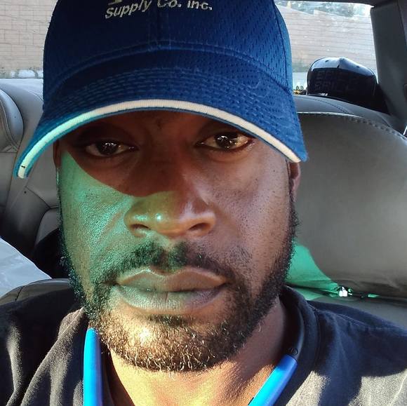 Profile Picture of David Whitten (@blaximus) on Poshmark