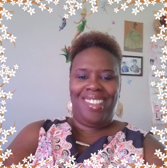 Profile Picture of Doris Roberson gates (@sugarplum49) on Poshmark