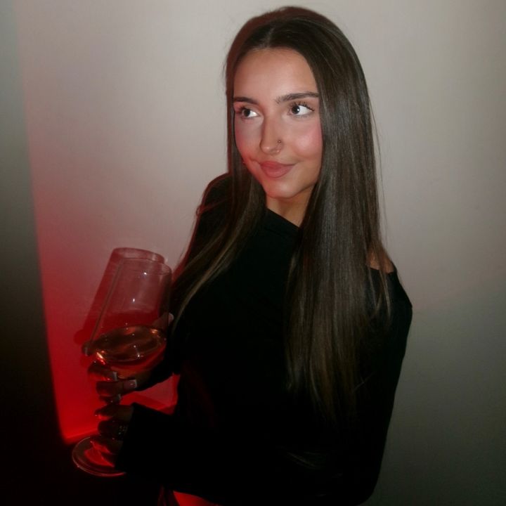 Profile Picture of gracie ballantyne (@ikeepitju1cyjuicy) on Tiktok