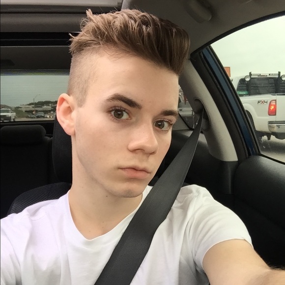 Profile Picture of Trent Mcnairy (@trentmcnairy) on Poshmark