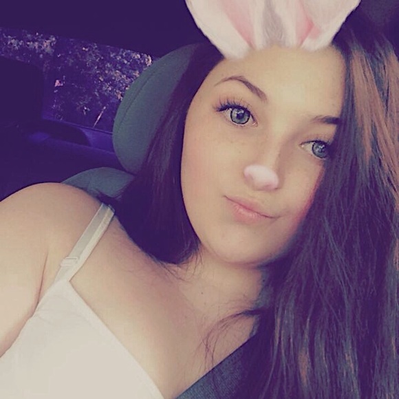 Profile Picture of Erica Kijanski (@ericaannk17) on Poshmark