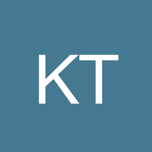 Profile Picture of Kate Threadcraft (@katethreadcraft) on Poshmark